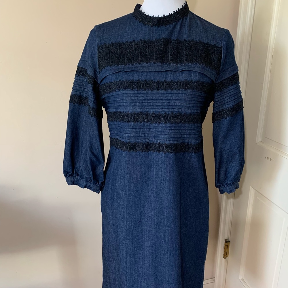 Banana Republic sz6 dark denim and black dress